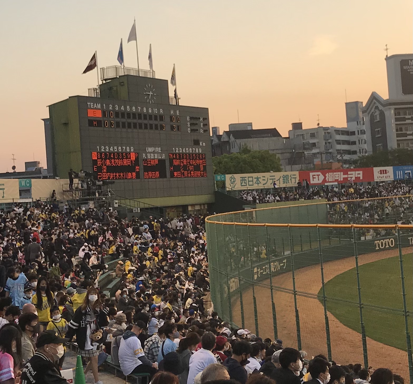 今夜は北九州市民球場で